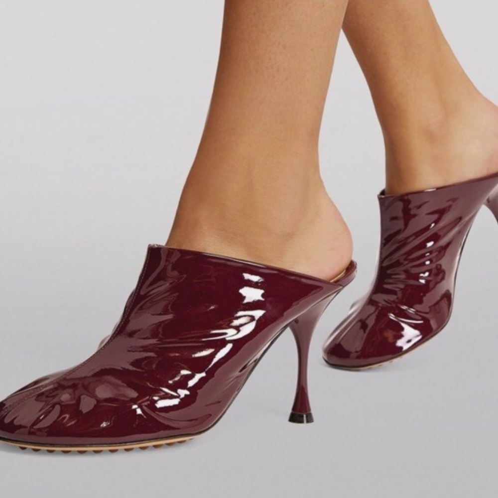 NWT Bottega Veneta Dot Sock Patent Leather Mules 90